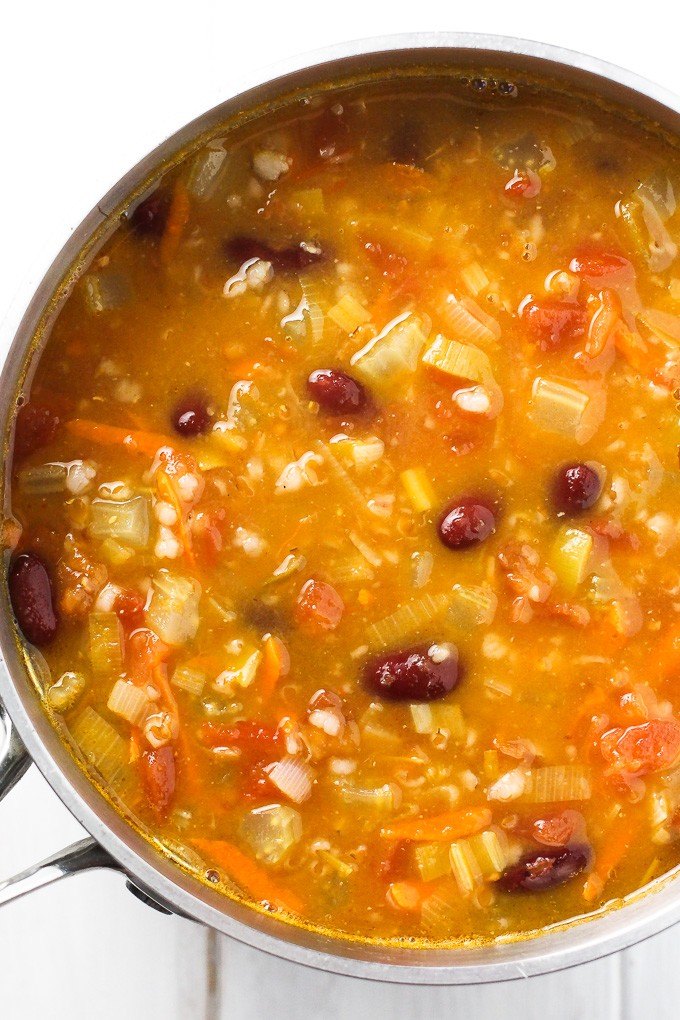  Ovehead shot of the vegetable soup with bulgur in a pot. 