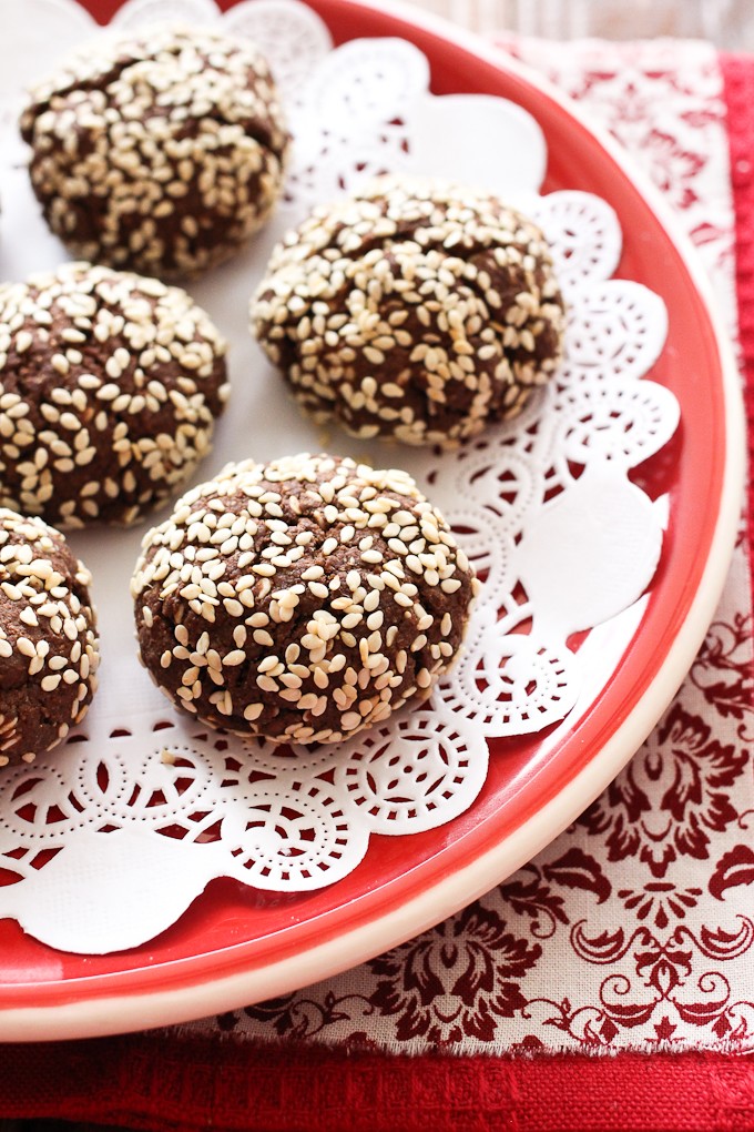 Chocolate cookies with sesame seeds.