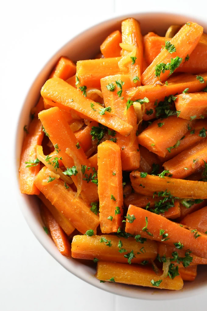Roasted coriander carrots in a bowl.