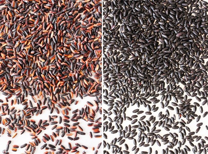 Black rice kernels.