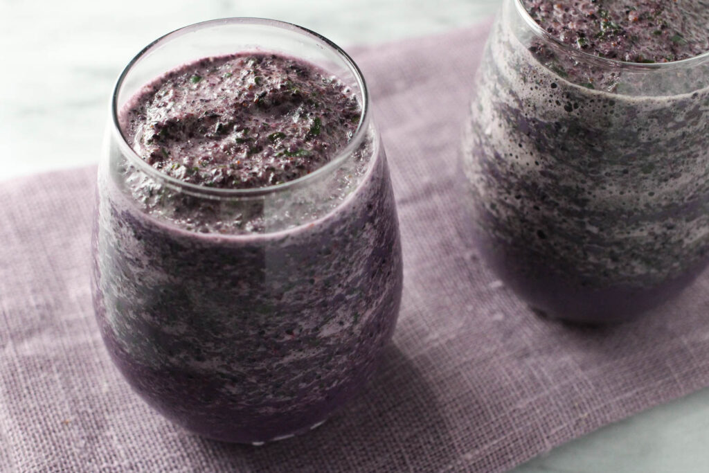 Blueberry Kale Smoothie (Healthy Recipe)