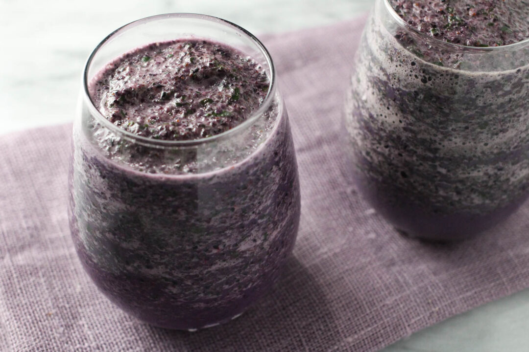 Blueberry Kale Smoothie (Healthy Recipe)