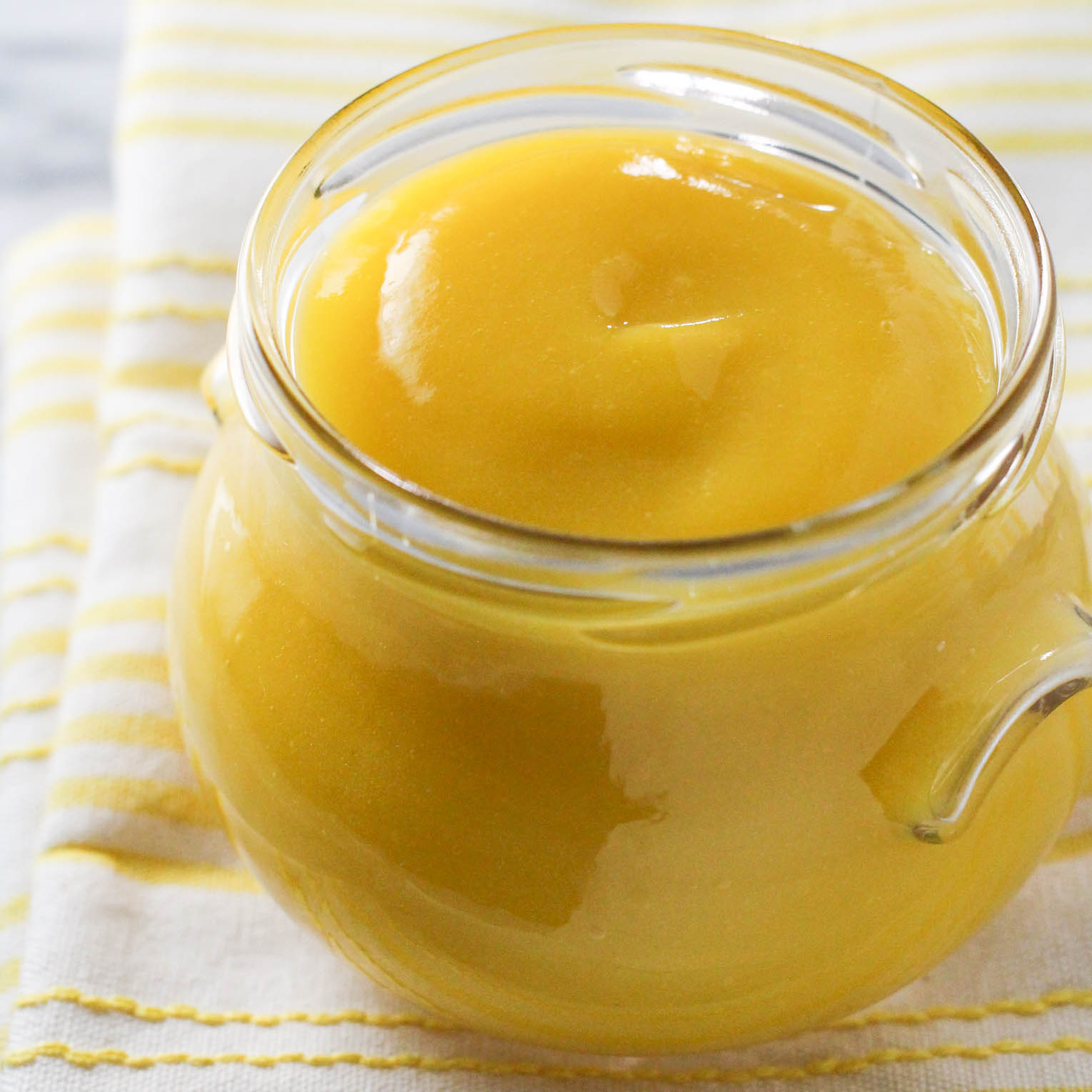 Mango puree in a jar.