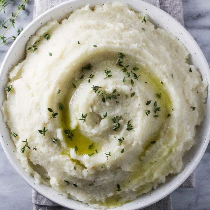 Creamy Mashed Potatoes and Cauliflower (Easy Recipe) 